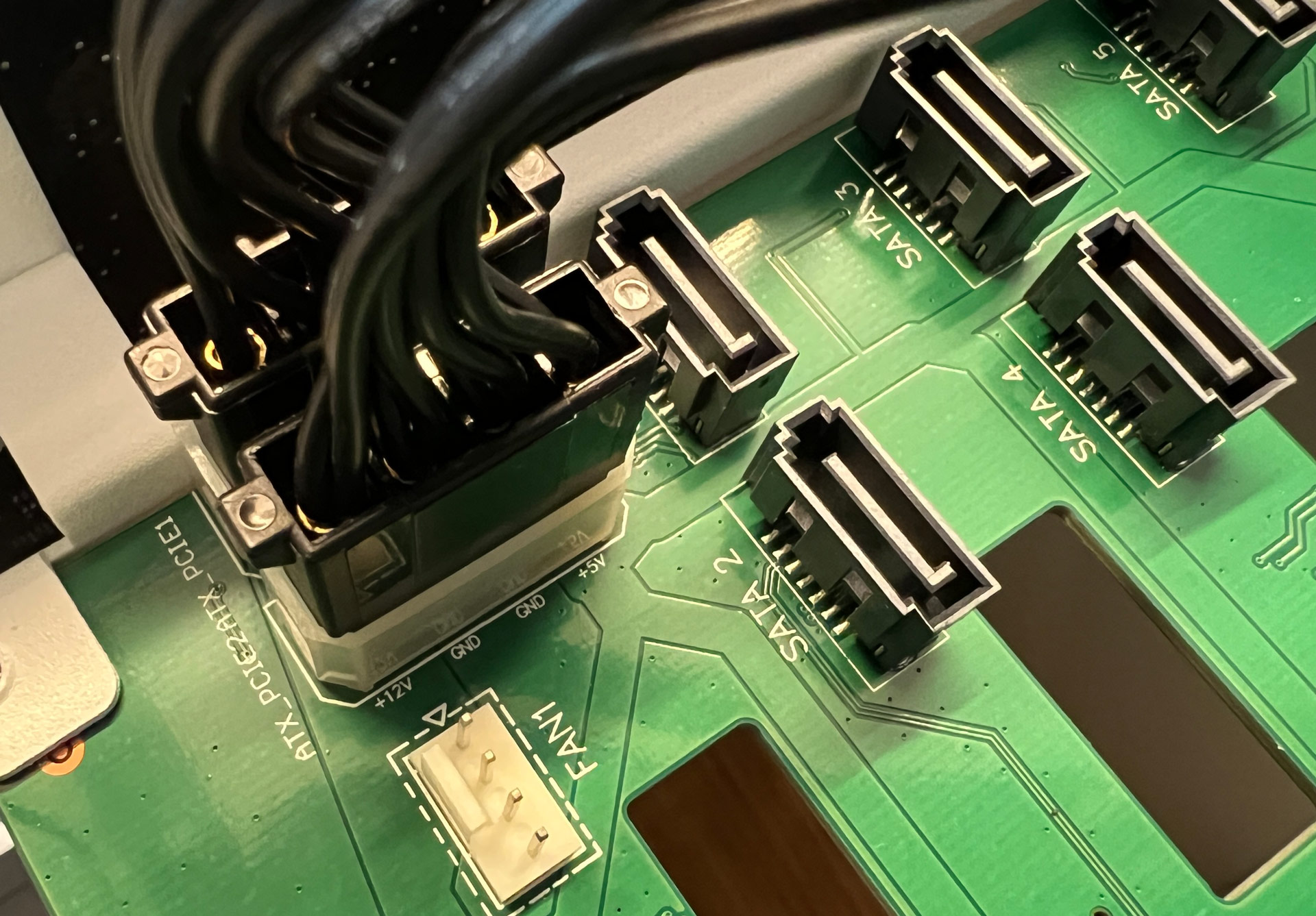 NAS Basic 3 - NAS im Mini-ITX Format für bis zu 5 Festplatten