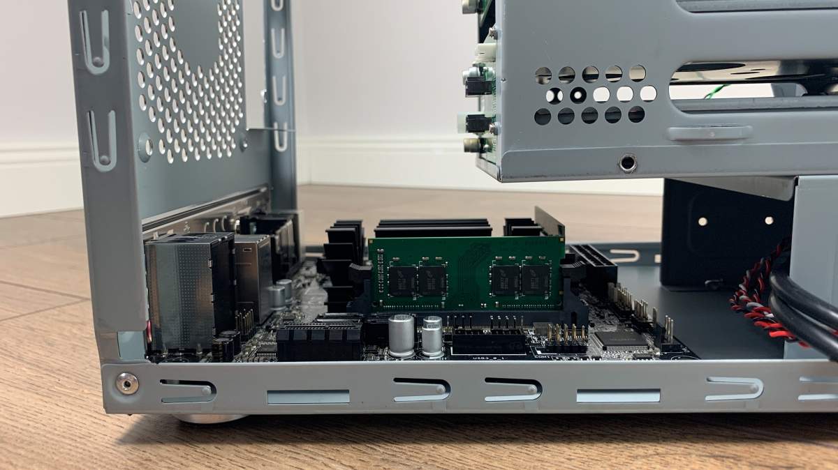 Eolize SVD-NC11-4 Bay Mini-ITX NAS Gehäuse mit 250 Watt Netzteil im Test