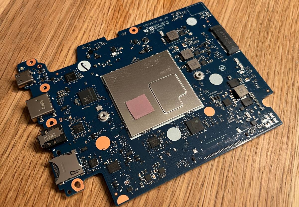 Lenovo Chromebook IdeaPad Slim 3 mit MediaTek Kompanio 520 im Test